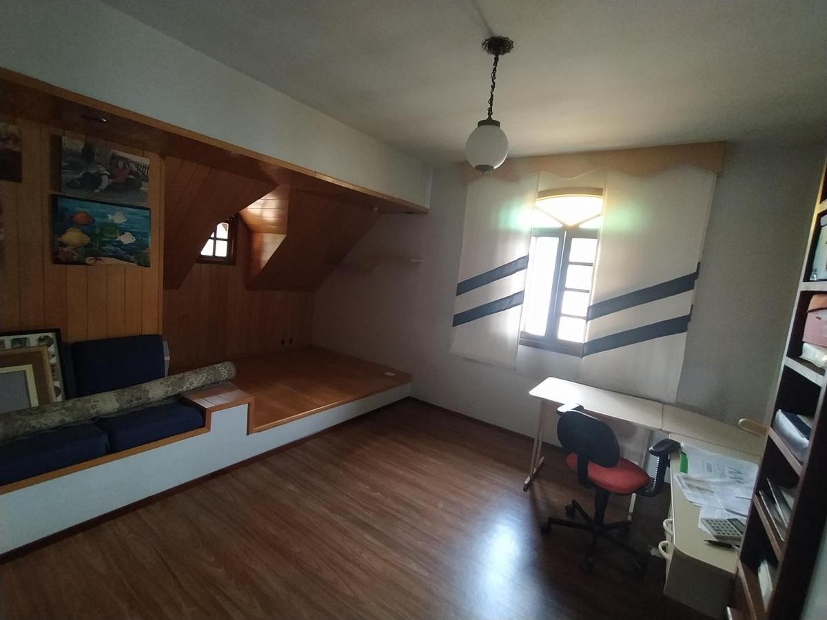 Casa à venda com 5 quartos, 1024m² - Foto 13