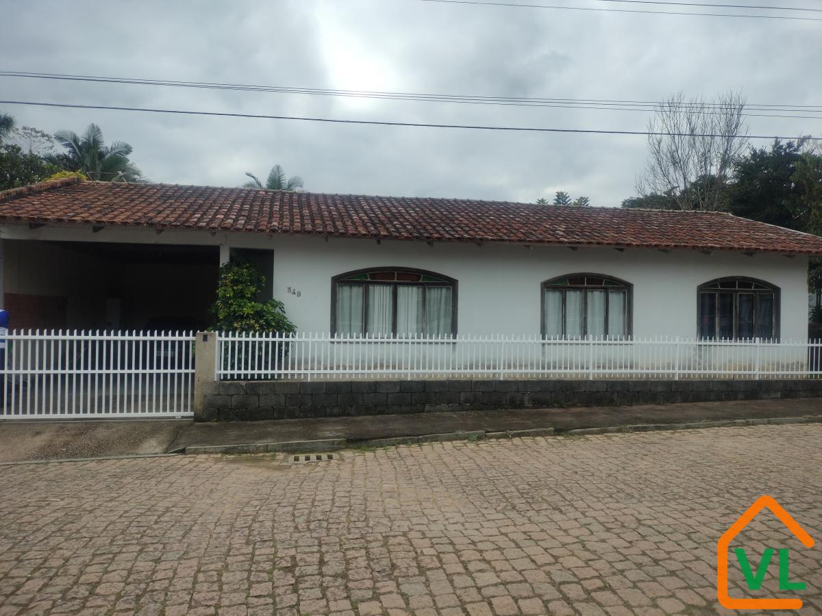 Casa à venda com 3 quartos, 380m² - Foto 1