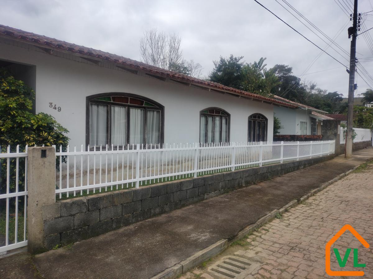 Casa à venda com 3 quartos, 380m² - Foto 2