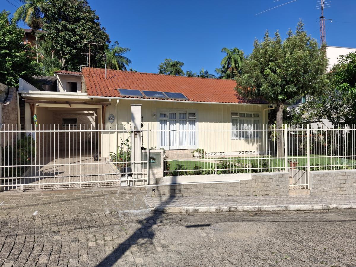 Casa à venda com 3 quartos, 176m² - Foto 4